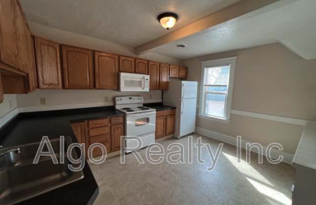 Photo of 1040 Jessie Street - 2