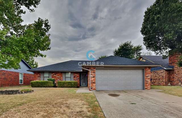 Beautiful 3 Bed 2 Bath Home in Moore Schools