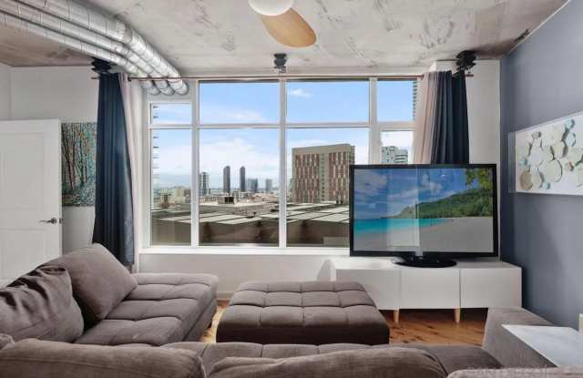 Photo of 1080 Park Blvd unit: 916