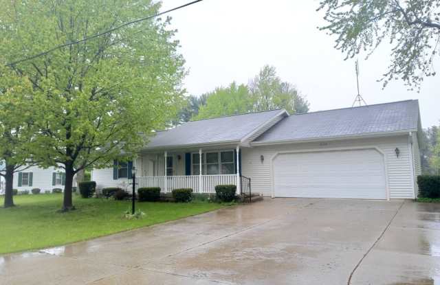 3 Bedroom 2 Bathroom Home in Goshen!