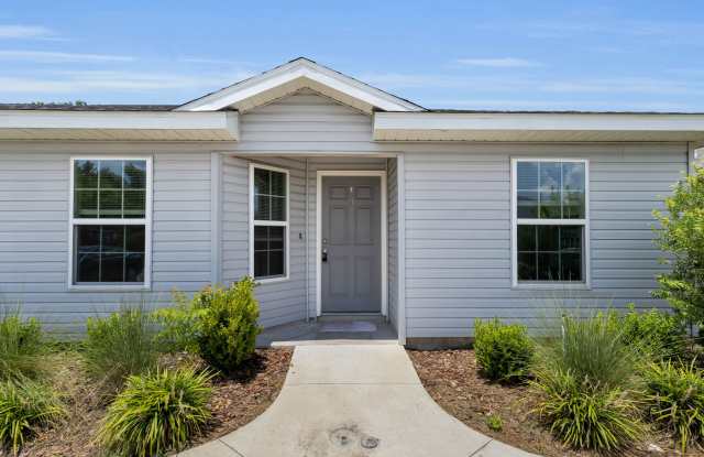 Beautiful 3/2 Triplex
