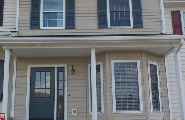 3 Bedroom 2.5 Bath Townhouse
