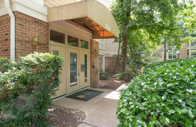 1 BR 1 BA Condo in Reston