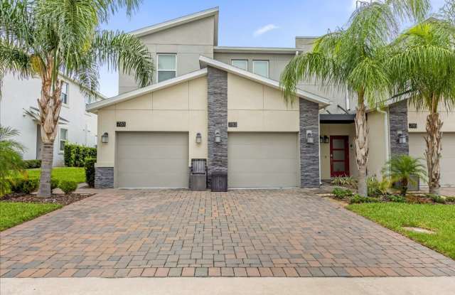 Modern 3BR Condo w/ Garage in Champions Gate – Prime Location