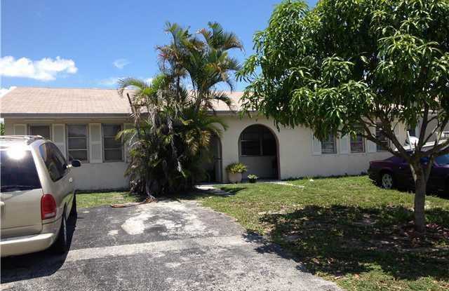 2521 Southwest 58th Manor