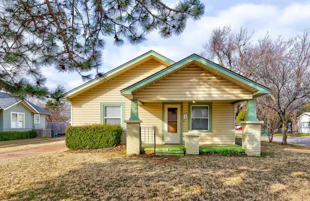 Charming Gem on Historic Boulevard!