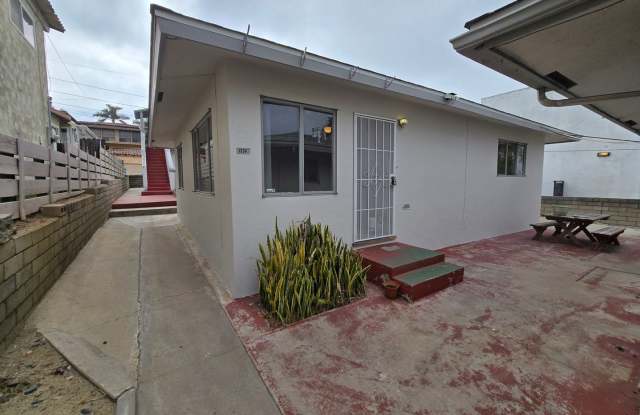 Morena Blvd. 2827-2831