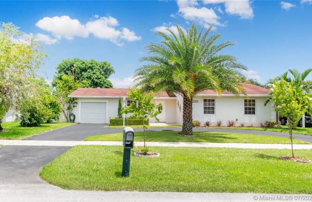 13421 SW 79th St - 13421 Southwest 79th Street, Kendale Lakes, FL 33183