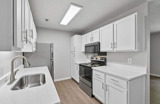 Sharon Oaks Apartments