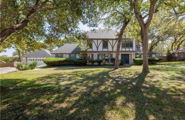 Best priced executive custom home in Rockdale / Linwood Acres / 3462 s.f. / 4 bedrooms