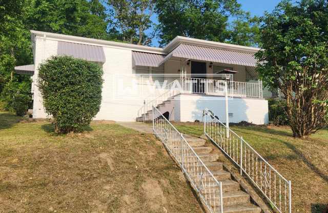 3-Bedroom with Renovated Bath in Oak Ridge Park Nieghborhood