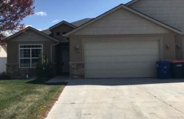 1079 North College Road West