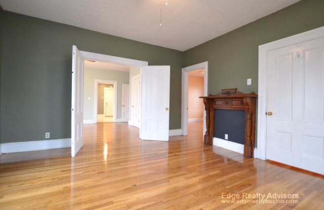 22-24 Everett Sq.