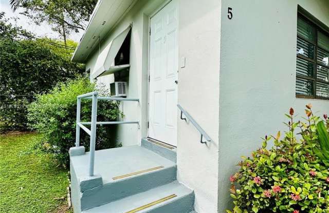 534 SW 6th Ct - 534 Southwest 6th Court, Miami, FL 33130