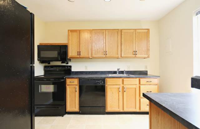 Pet-Friendly Villas at Southern Ridge Apartment