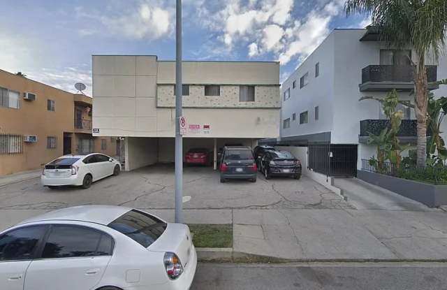 5711 La Mirada Avenue