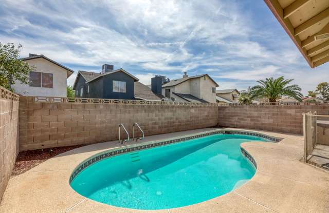 Beautiful 4 bedroom POOL home close to Nellis AFB!