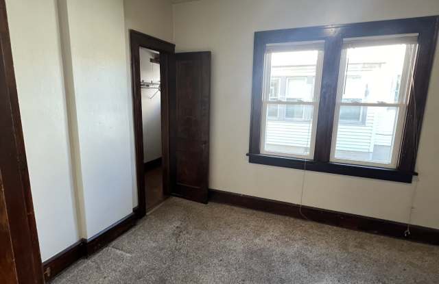 1128 Irving Place - Lower