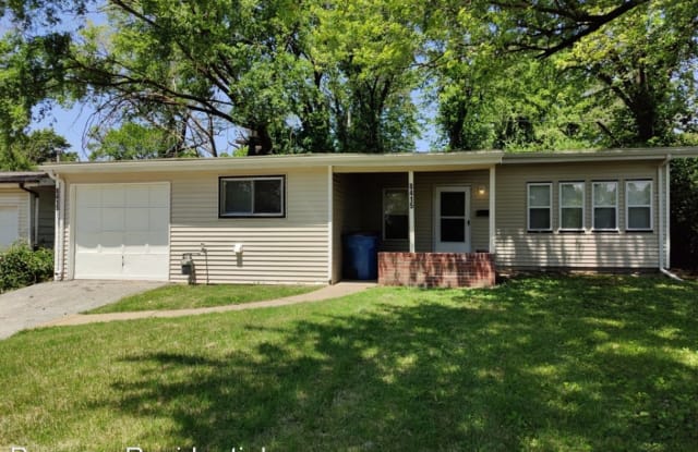 8415 Chalons Ct - 8415 Chalons Court, Berkeley, MO 63134