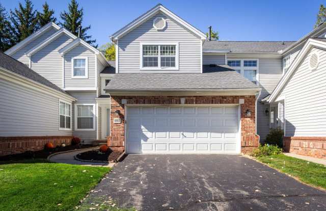 Photo of 1093 Fairways Blvd