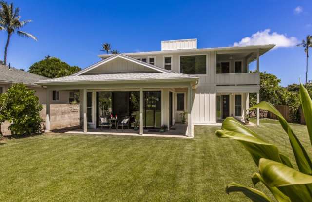 Photo of Beautiful Tropical Home Close to Beach w/Pool, Yard  AC: Hale Nani Lanikai