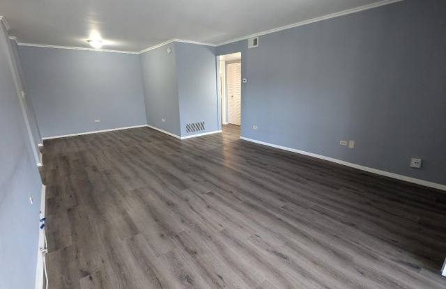 6137 Knoll Wood Road