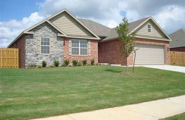 2406  SW Montana  AVE