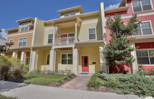 Photo of Beautiful 4/4.5 Home with 2 Car Garage in the Heart of Mills-Orlando!