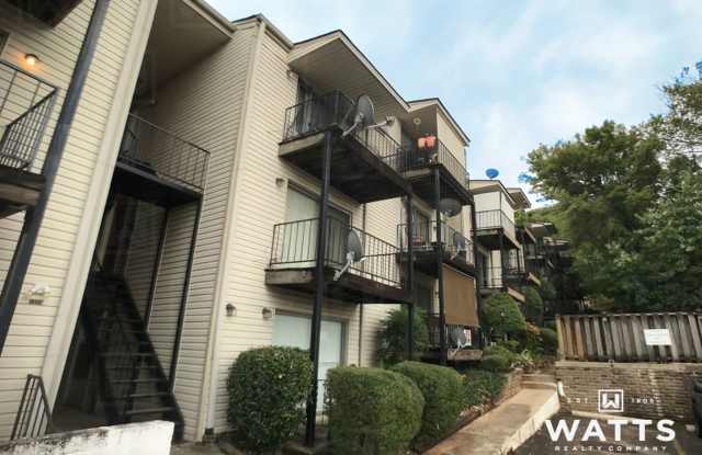 Photo of 1-Bedroom Condo Apartment in Highland Park Neighborhood