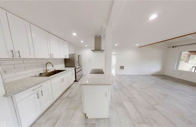 1030 W Macarthur Boulevard