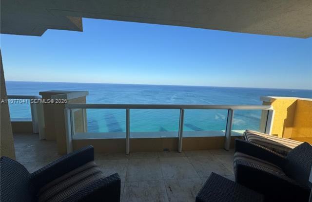 17875 Collins Ave appt 4306 (A11977041)