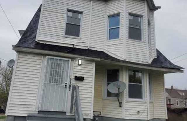 Charming 3-Bedroom Property in Prime Location