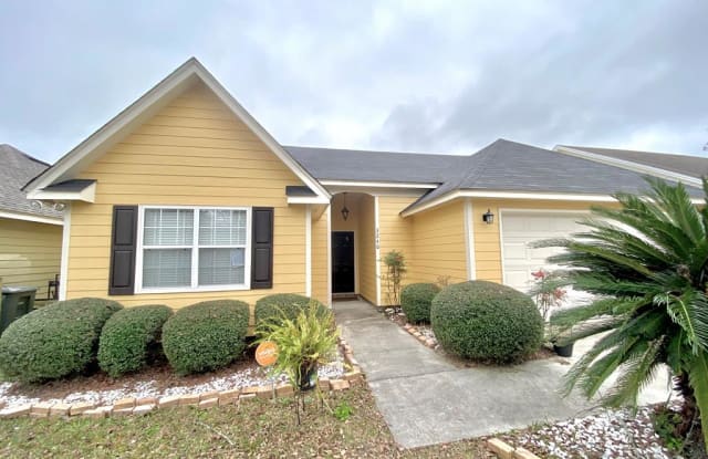 3240 Oak Garden Dr - 3240 Oak Garden Drive, Valdosta, GA 31605