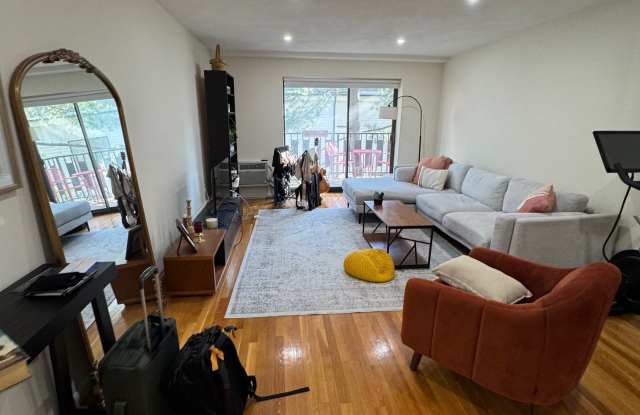 30 Fuller St