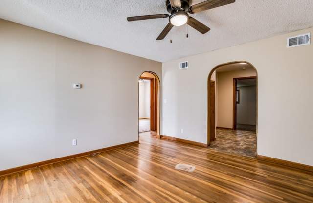 2003 South Glenn Avenue