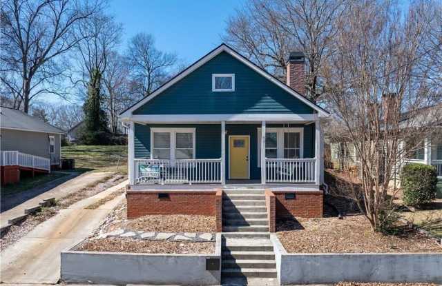 Photo of 881 Oakhill AVE SW
