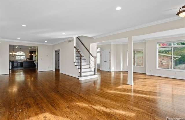 171 E. Frank E FRANK Street