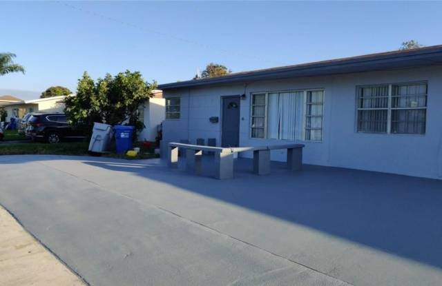 160 NW 15TH Place