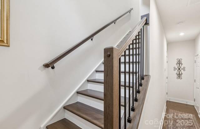 12106 Brooklyn Avenue