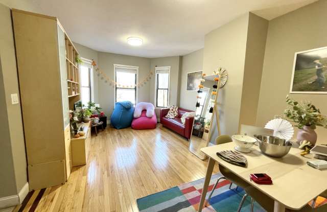 Photo of 1578 Tremont St