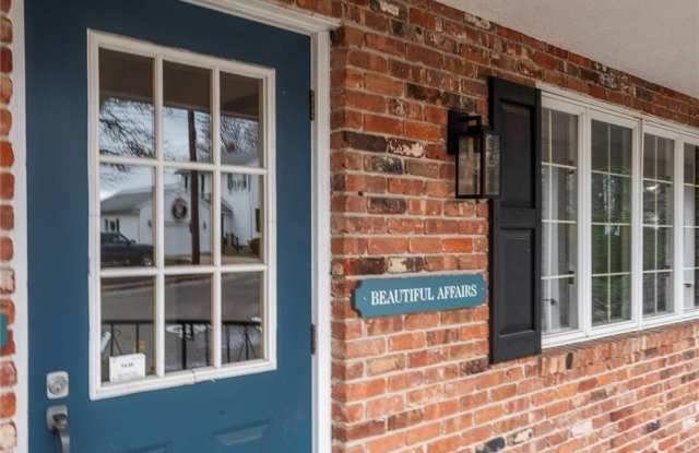 990 Main Street unit: 3