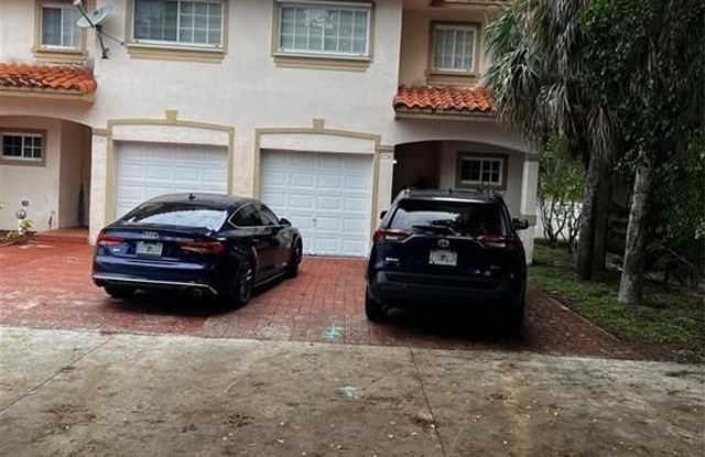 11541 NW 44th St