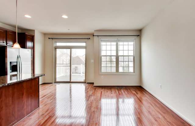 Beautiful Garage Townhouse in Poplar Run - Minutes to Glenmont METRO  I-200!