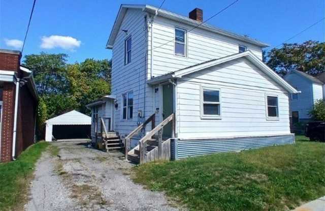 Photo of 528 E Indianola Avenue unit: Down