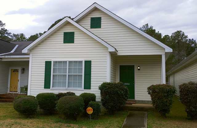 Nice 3 bedroom 2 bath home in Tuscaloosa - 3320 Kensington Court, Tuscaloosa, AL 35405