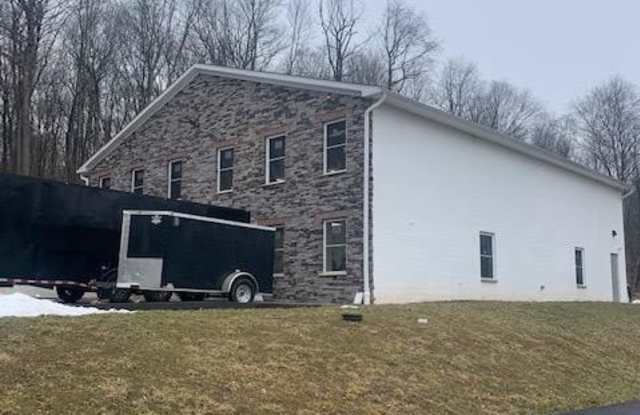 1646 CHESTNUT HILL Road