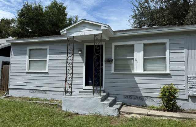 Photo of $300 OFF FIRST MONTHS RENT MOVE-IN SPECIAL!!