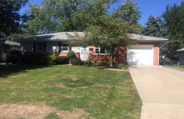 3 bedroom, 1 bath, There is a whole lot of home here for the money!