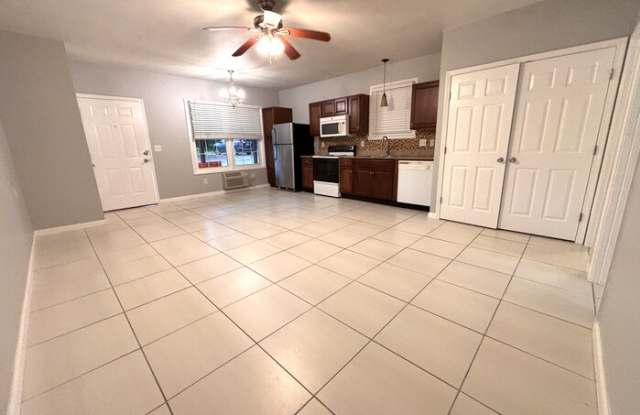 961 Robertson Street