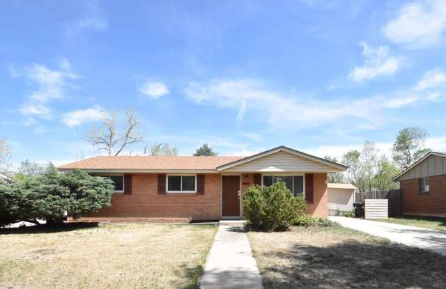 3 Bedroom, 1.5 Bathroom House East of CU Campus